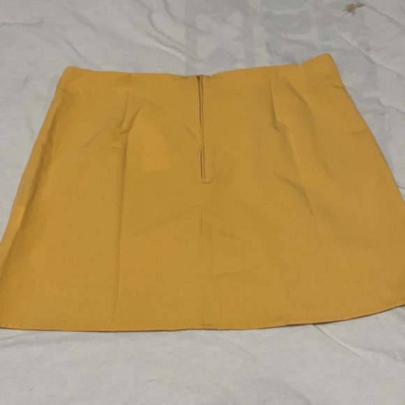 The Bottom Line Mini Skirt - Picture 4 of 6